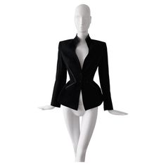 Thierry Mugler Couture Blazer Sculptural Black Jacket ZigZag Leather Details | From a unique collection of rare vintage Blazers at https://www.1stdibs.com/fashion/clothing/jackets/blazers/. Shoulder Pads Fashion, Thierry Mugler Couture, Mugler Couture, 90s Girl Fashion, Couture Blazer, Leather Couture, Dramatic Sleeves, Structured Jacket, Corporate Fashion