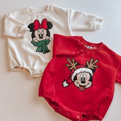 Baby Disney Outfits, Disney Clothes Kids, Disneyland Sweater For Kids, Baby Girl Disney Outfits, Mickey Minnie Christmas, Christmas Baby Clothes, Disney Christmas Outfits, Disney Xmas, Disney Sweatshirt