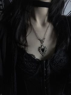 Lestrange Aesthetic, Aesthetic Marauders, West Aesthetic, Bellatrix Black, Metal Aesthetic, Emo Dark, Gothic Bride