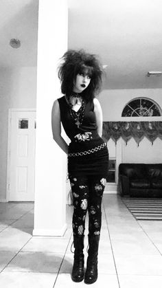 Trad Gothic Outfits, Tradgoth Outfit Women, Older Goth Women, Goth Subgenres, Goth Layering, Old School Goth, Goth Female Outfits, Goth Style Women, Actual Goth