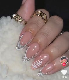 Short Acrylic Nails Almond Winter, Gel X Nail Designs Almond Christmas, Nail Inspo Coffin Short Winter, Almond Nails Designs For Christmas, Almond French Tip Nails Holiday, Almond Nail Ideas Winter, Christmas Nails Acrylic Almond Short Simple, Christmas Nails Inspo 2022, Winter Nail Inspo 2022 Almond