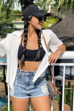 Goa Outfits, Cute Beach Outfits, Beach Party Outfits, Beachy Outfits, Mode Chanel, Summer Beach Outfit, Foto Poses, Causual Outfits, Cancun