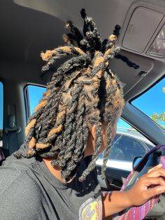 Men’s Colored Locs, Loc Inspo Men, Loc Versatility, Darkskin Dudes, Half Dyed Locs, Dye Dreads, Dyed Locs Ideas, Dread Inspiration