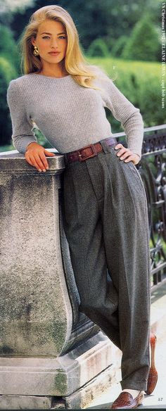 Elaine Irwin, Fashion 80s, La Fashion Week, 1990s Fashion, Moda Vintage, Gray Sweater, Mode Inspo, Inspired Outfits