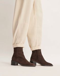 The City Boot Dark Brown Suede – Everlane Chunky Chelsea Boots, Everlane Shoes, Boot Pulls, Chunky High Heels, How To Stretch Boots, Leather Chelsea Boots, Modern Square, Oversized Jacket, Suede Ankle Boots