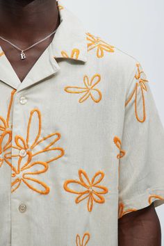 Latin America Fashion, Mens Embroidery Shirts Design, Embroidery Shirt For Men, Embroidery Designs For Clothes, Hand Embroidery Tshirt, Embroidery Designs For Men, Mens Embroidered Shirt, Floral Menswear, Embroidery Shirt Men