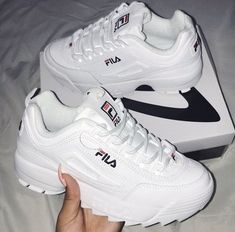 Shoes Sneakers Nike, Fresh Shoes, Hype Shoes, Girly Shoes, Aesthetic Shoes, Nike Sneakers Women, Swag Shoes, Dream Shoes, Trendy Shoes