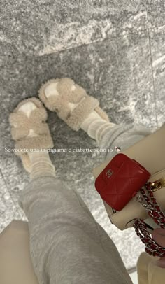 Fluffy Hermes Sandals, Hermes Slides, Winter Inspo Outfits, Sandals With Socks, Girl Boss Motivation, Shoes Sneakers Jordans