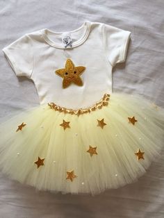 Star Costume For Kids, Nursery Rhyme Costume, Star Costume, Cute Couple Halloween Costumes, Girls Dress Outfits, Baby Tutu, Baby Frocks Designs, Dress Up Costumes