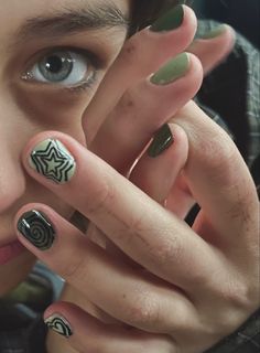 Dark Green Designs Nails, That 70s Show Nails, Simple Nails Real Nail, Short Nails Ideas Masc, Gel Nail Designs Alternative, Black Luminary Nails, Shirt Nail Art, Lesbian Short Nails, Grunge Nail Art Designs