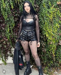 Edgy Festival Outfit, Rock Festival Outfit, Summer Goth Outfits, Metalhead Fashion, Goth Outfit Inspo, Dark Beauty Fashion, Metalhead Girl, Black Metal Girl, Goth Metal