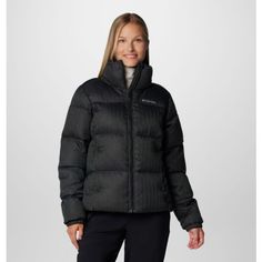 The perfect puffer for all-day comfort. This water-repellent jacket is packed with 100% recycled insulation to keep in just the right amount of warmth while feeling lightweight. Columbia Puffer Jacket, Water Repellent Jacket, Herringbone Jacket, Puffy Jacket, Columbia Jacket, Holiday Deals, Columbia Sportswear, Puffer Coat, Decathlon