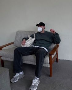 Normcore Aesthetic Men, New Balance Mens Outfit Men's Fashion, Dad Sneakers Outfit, Streetwear Summer Fashion, Pinterest Boy, Male Streetwear, New Balance Outfit, Man Dressing Style