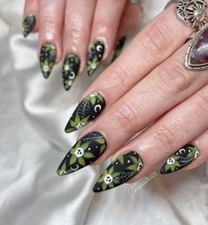 Short Nail Design, Nails Spooky, Nail Short, Gothic Nails, Goth Nails, Nails Halloween, Short Nail, Trendy Nail