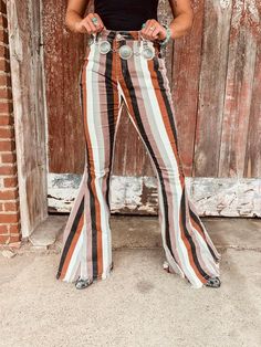 The Reba Bell Bottoms Bell Bottom Jeans Outfit, Cute Western Outfits, Bell Bottoms Outfit, Cowgirl Style Outfits, Fest Outfits, Western Style Outfits