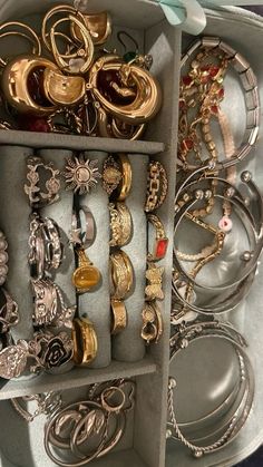 Gold Accessories Aesthetic, Gold Aesthetic Jewelry, Chunky Gold Jewelry, Xoxo Jewelry, Dope Jewelry Accessories, Exotic Jewelry, Accessories Gold, Dope Jewelry, Jewelry Fashion Trends