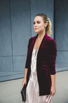 Pink Velvet Jacket Outfit, Shabbat Outfit, Velvet Jacket Outfit, Velvet Blazer Outfit, Red Velvet Blazer, Investing In Yourself, Blazer Outfits For Women, Fashion And Beauty Tips, Money Aesthetic