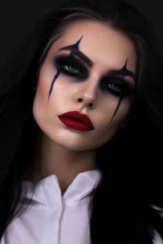 Top Halloween Makeup Looks for a Hauntingly Glamorous Night Womens Vampire Makeup Halloween, Punk Halloween Makeup, Seductive Vampire Makeup, Face Paint For Women Halloween, Vampire Hair Styles Halloween, Halloween Photoshoot Makeup, Black Lipstick Halloween Makeup, Vampire Princess Makeup, Female Vampire Makeup Halloween