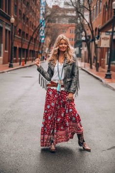 Linda V Wright, Stile Hippie Chic, Boho Fall Outfits, Look Hippie Chic, Boho Queen, Stile Boho Chic, Look Boho Chic, Skirt Diy, Mode Tips