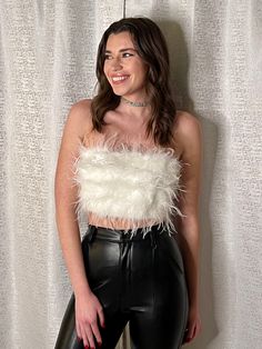 Level up your party look with this new season top. Featuring a white material with feather detail and a flattering fit, we are in love. Team with black leather pants or sequins for the ultimate party look! White Feather Top, White Sequin Top, Feather Top, Concert Party, Sparkle Outfit, Feather Tops, Fancy Tops, Black Leather Pants, White Feather