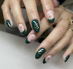 Slytherin Nails, Harry Potter Nails Designs, Potter Nails, Nails With Stars, Harry Potter Nail Art, Nails Pictures, Snake Green, Slytherin Vibes, Harry Potter Nails