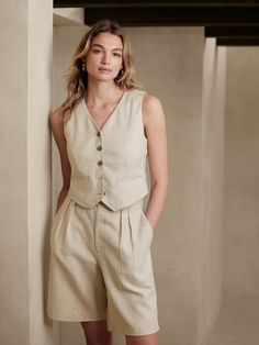 Linen-Cotton Herringbone Vest | Banana Republic Factory Holy Girl Summer, Summer Suit Women, Herringbone Vest, Shorts For Girls, Tops And Shorts, Banana Republic Factory, Summer Suits, Work Style, Inspiration Style