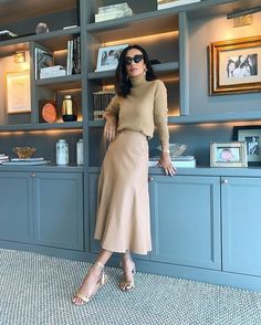 Como Usar: looks monocromáticos - Virtuosas com Estilo Office Sweater Outfit, Silvia Braz, Outfit Elegantes, Chic Chic, Office Outfits Women, Elegante Casual, Outfit Look, Elegant Chic