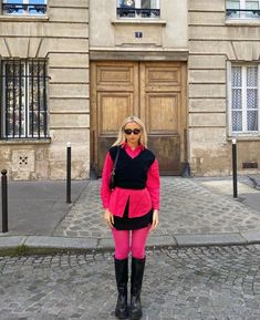 Pink Tights Outfit Winter, Color Stockings Outfit, Pink Tights Outfit Aesthetic, Pink Tights Aesthetic, Colorful Tights Outfit Aesthetic, Red Tights Outfit Aesthetic, Colorful Stockings Outfit, Colored Stockings Outfit, Colored Tights Outfit Aesthetic