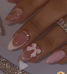 Nail Art Charms Design, 13 Birthday Nail Ideas, Hoco Nails Short Almond, Hoco Almond Nail Ideas, Hoco Nail Ideas Pink Dress, Charm Nails Almond, Xv Pink Nails, Pink Glitter Aesthetic Nails, Aesthetic New Years Nails