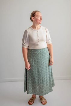 This dainty floral skirt features a flat front waistband for zero bulk, with a back elastic waist for ultimate comfort. Pair with a neutral blouse and low heels for an elegant evening look, or dress it down with a simple tee and denim jacket. This easy-to-wear skirt will become a simple staple. Style: fully lined, floral gathered skirt Color: pine Fabric content: 100% polyester(self) 94% polyester 6% spandex(lining) Care instructions: wash gentle cycle, cold; lay flat to dry, cool iron if needed