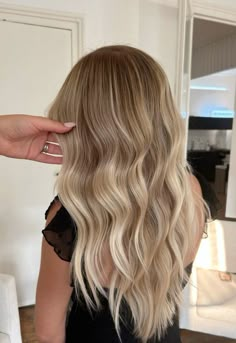 Full Highlights For Dirty Blonde Hair, Blonde But Not Too Blonde, Summer Hair Blonde Balayage, Blonde Root Balayage, Blonde Hair Highlights With Money Piece, Pastel Blonde Balayage, Darker Blonde Hair Color Ideas For Fall, Blonde Highlights Inspiration, Balayage With Babylights Blonde