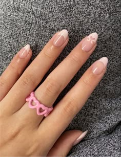 Nail Ideas Simplistic, Cute Almond French Tip Nails, Simple February Nails Almond, Expensive Looking Nails, Natural Cute Nails, White Valentines Day Nails, Cute Almond Shaped Nails