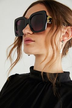 Stay in the shade with these bold oversized sunglasses featured in a large square frame design with gradient tinted lenses. Square Frame Design, High Fashion Runway, Oversized Square Sunglasses, Black Sunglasses Square, Glasses Fashion Women, Large Sunglasses, Sunglasses Women Oversized, African Men Fashion, Trending Sunglasses