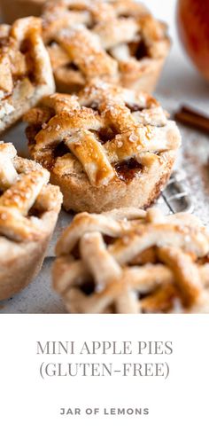 Mini apple pies on a cooling rack. Fall Desserts Gluten Free, Gluten Free Desserts Thanksgiving, Gluten Free Halloween Food, Dairy Free Thanksgiving, Gluten Free Apple Pie, Mini Pie Recipes, Gluten Free Thanksgiving Recipes, Cinnamon Apple Pie