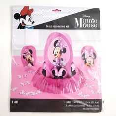 the minnie mouse table decor kit is pink