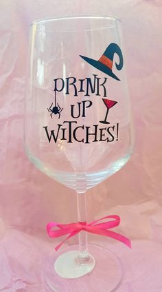 This fun glass would be perfect for any Prom night, party or hen stag parties. Big people need to have spooky fun too and not just the kids. Have gorgeous sparkle to the band and the drink. Ideal for Halloween or gift. Beautiful wine glass. Party Friends Night, Prom Night Party, Birthday Party Friends, Hampers Wedding, Night Glasses, Witches Night, Hen Party Gifts, Friends Night, Spooky Witch