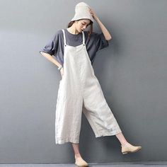 The casual loose jumpsuit is breathable, soft and comfortable in spring or autumn weather. It’s pretty good with a white linen shirt. Item Code: 8210502019Material : cotton linenLoose styleNo stretchFit for Autumn and springOne size fit for S/M/L ( US 6-14) Customization (You can provide your size and we will make clothes according to the size you provide.) Waist: 120 cmHips: 125 cmThigh: 80 cmTrousers: 74 cmWashing : Machine wash The model size : Height 160 cm, weight 49 kg ,Wear US Small Size Jumpsuit Linen, Loose Overalls, Mode Hippie, White Linen Shirt, Loose Jumpsuit, Linen Romper, Couture Mode, Big Pocket, Overalls Pants