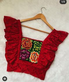 Surprise Dance Outfits, Mexico Fashion, Mexican Boho, Unique Blouse Designs, Unique Blouse