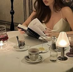 Cream Luxury Aesthetic, Dark Vanilla Girl Aesthetic, Classy Pictures, Prayer Girl, Posh Aesthetic, Romeo I Julia, Royalcore Aesthetic, Luxury Instagram, Trend Aesthetic