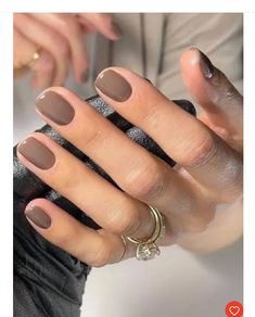 Fall Nail Ideas Natural Nails, Short Nails Gel Polish Classy, Matte Autumn Nails Short, Short Neutral Fall Nails, Nude Fall Nails Short, Short Nails Ideas For Fall, Short Classic Acrylic Nails, Fall Nude Nails 2024, Short Biab Nails Autumn