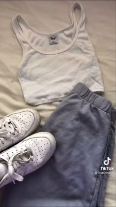 Basic Girl Outfit, Mode Zara, Trendy Outfits For Teens, 6k Followers, Cute Everyday Outfits, Really Cute Outfits, Basic Outfits, Lookbook Outfits