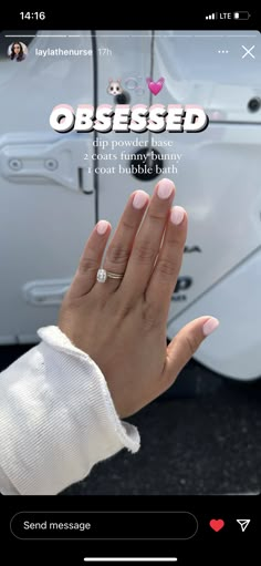 Short Simple Wedding Nails, Nails Inspiration Round Short, Light Neutral Nail Colors, Dip Manicure Natural Nails, Short Nails For Bridesmaid, Short Classy Nails Dip, Classic Professional Nails, Neutral Pink Manicure, Gender Reveal Nails Ideas Neutral