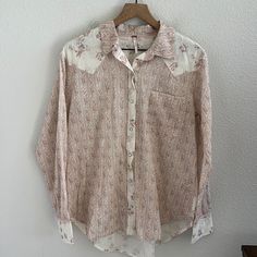 Free People Pearl Snap Button Front Shirt Western Boho Contrasting Prints. New Without Tags. Size: Small Underarm-To-Underarm: 21" Length: 27" | 30.5" Measurements Are Approximate And Taken Flat. 100% Cotton Ob1480416 Item 0233 Boho, Western, Western Boho, Contrasting, Floral, Neutral, Lightweight, Shacket, Shirt, Long Sleeve, Rodeo, Cowboy, Cowgirl, Boyfriend, Pearl Snap Casual Pink Blouse With Button Cuffs, Pink Floral Print Button-up Shirt, Pink Button-up Shirt For Daywear, Pink Button-up Tops With Button Closure, Pink Button-up Shirt, Pink Button-up Tops For Daywear, Pink Buttoned Shirt For Daywear, Pink Button-up Top With Button Cuffs, Pink Tops With Button Cuffs For Daywear