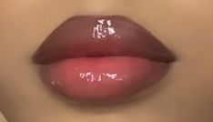 Quince Lip Makeup, Lip Looks Aesthetic, Lip Combos Aesthetic, Lip Combo Small Lips, Prom Lip Makeup, Soft Pink Lip Combo, Two Toned Lips Makeup, Round Lips Aesthetic, Baddie Lip Combos