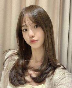 Asian Wispy Bangs Medium Hair, Wispy Bangs And Long Hair, Curtain Bangs With Front Bangs, Shin Ha Ri Hairstyle, Haircuts For Big Cheeks, Cute Long Haircuts With Bangs, Medium Short Layered Haircuts With Bangs, Face Framing With Bangs, Frame Bangs