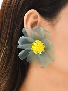 Hand Made Earings, Handmade Fabric Jewellery, Fabric Flower Earrings, Diy Earrings Studs, Handmade Earings, Diy Earrings Materials, Diy Earrings Easy, Earrings Diy Handmade