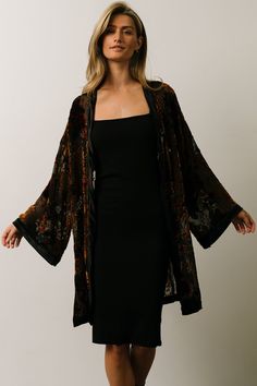 Amal Velvet Kimono | Black Multi Black Velvet Kimono, Green Velvet Kimono, Black Velevet Dresses, Witchy Work Outfit, Forest Wedding Outfit, Woodsy Fashion, Sheer Kimono Outfit, Edgy Vintage Outfits, Witchy Fashion Modern Witch