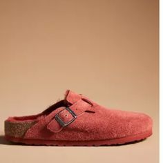 Birkenstock Boston Shearling Clogs Sienna Red Suede / Shearling Size: Us 6-6.5 / Eu 37 New In Box. Casual Red Clogs With Leather Footbed, Winter Clogs With Textured Footbed And Round Toe, Shearling Clogs, Boston Shearling, Birkenstock Boston Shearling, Birkenstock Colors, Clogs Birkenstock, Red Clogs, Birkenstock Clogs