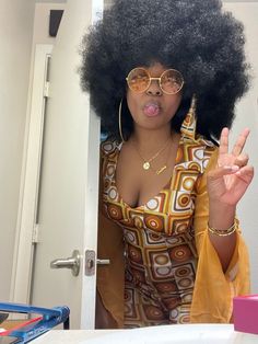 Afro Theme Party, Disco Themed Party Outfit Black Women, 70s Halloween Costume Black Women, 70s Theme Party Outfit Black Women, 70s Costume Black Woman, 70s Style Black Women, 70s Disco Party Outfit Black Women, 70s Disco Party Outfit Plus Size, Disco Outfit Black Women