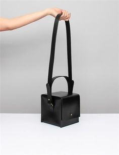 Comfort Box, Creatures Of Comfort, Kelly Bag, Box Bag, Black Bag, Beautiful Bags, Clutch Purse, Leather Working, Hobo Bag